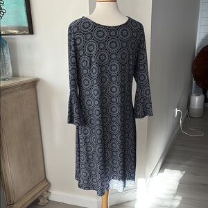 Elegant Black and Gray Patterned Dress
